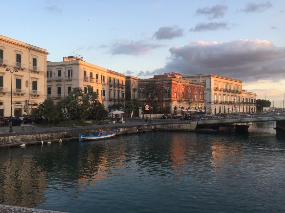 Apartament Il Conte Di Cavour Syrakuzy Zewnętrze zdjęcie